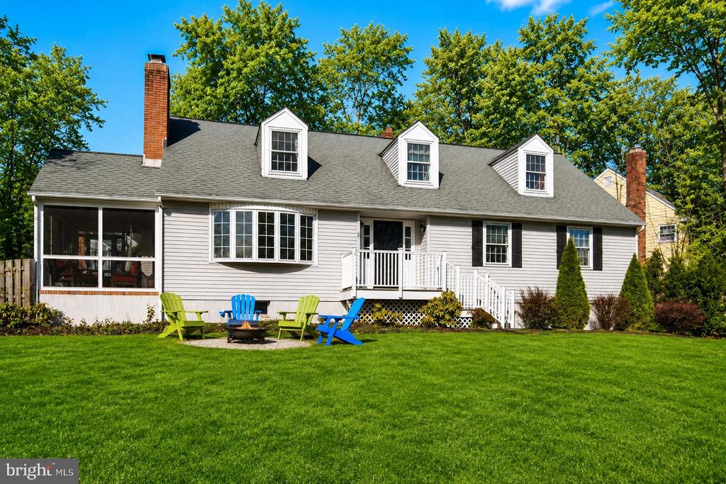 8 TURNER CT, Princeton, NJ 08540