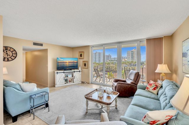 3233 NE 32nd Avenue 703, Fort Lauderdale, FL 33308