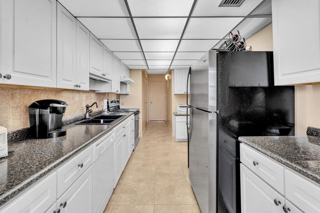 3233 NE 32nd Avenue 703, Fort Lauderdale, FL 33308