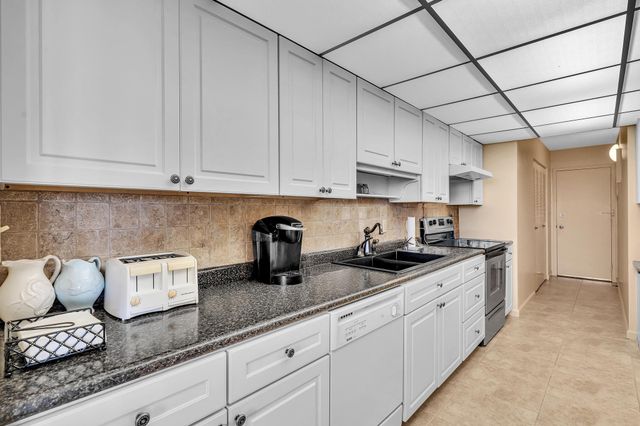 3233 NE 32nd Avenue 703, Fort Lauderdale, FL 33308