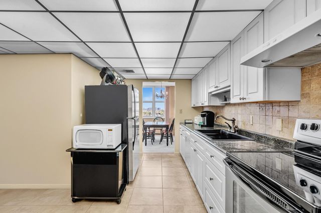 3233 NE 32nd Avenue 703, Fort Lauderdale, FL 33308