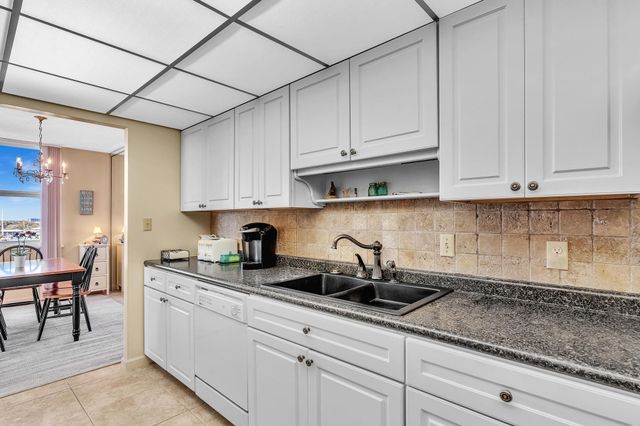 3233 NE 32nd Avenue 703, Fort Lauderdale, FL 33308