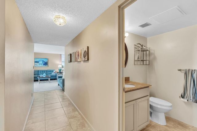 3233 NE 32nd Avenue 703, Fort Lauderdale, FL 33308