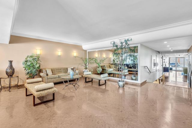 3233 NE 32nd Avenue 703, Fort Lauderdale, FL 33308