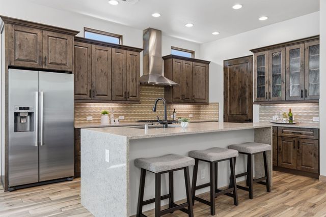 2700 Puerta Del Bosque Lane, Albuquerque, NM 87104