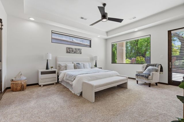 2700 Puerta Del Bosque Lane, Albuquerque, NM 87104