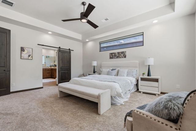 2700 Puerta Del Bosque Lane, Albuquerque, NM 87104