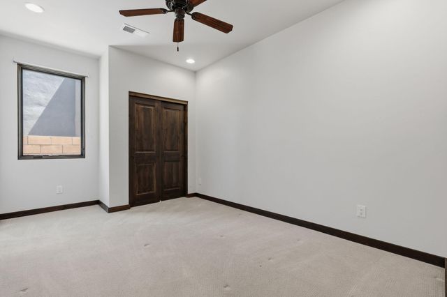 2700 Puerta Del Bosque Lane, Albuquerque, NM 87104