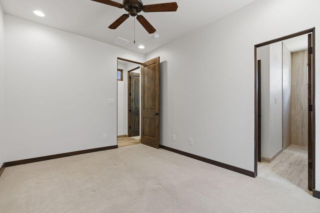 2700 Puerta Del Bosque Lane, Albuquerque, NM 87104