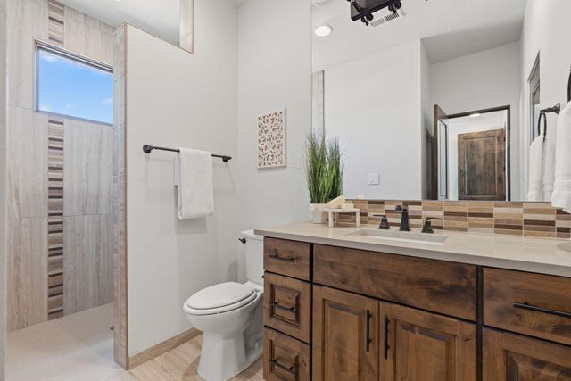 2700 Puerta Del Bosque Lane, Albuquerque, NM 87104