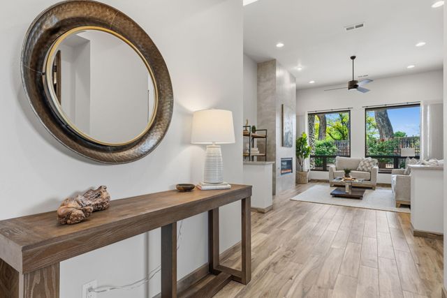 2700 Puerta Del Bosque Lane, Albuquerque, NM 87104