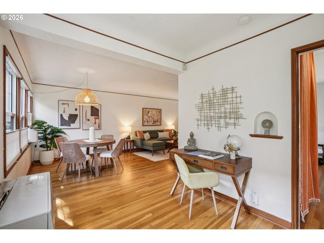 2025 Se CARUTHERS St 17, Portland, OR 97214