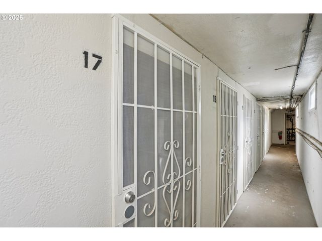 2025 Se CARUTHERS St 17, Portland, OR 97214