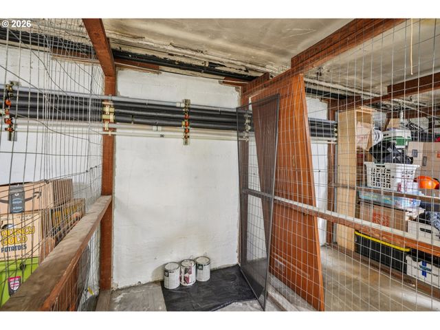 2025 Se CARUTHERS St 17, Portland, OR 97214