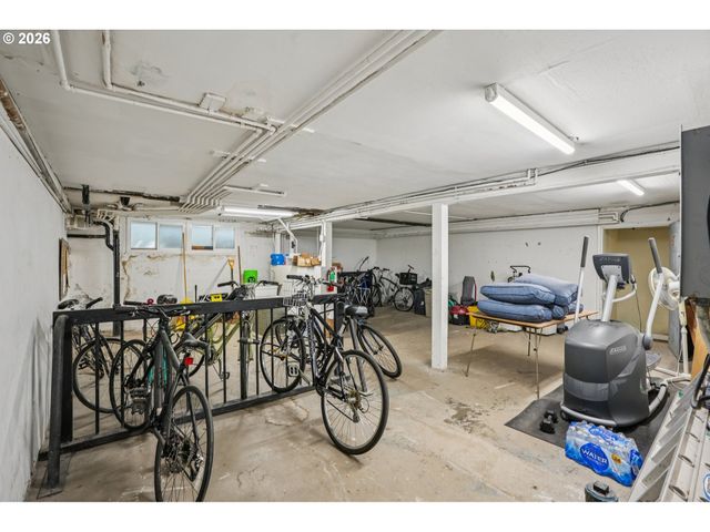 2025 Se CARUTHERS St 17, Portland, OR 97214