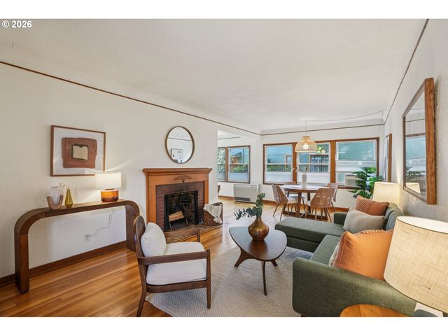 2025 Se CARUTHERS St 17, Portland, OR 97214