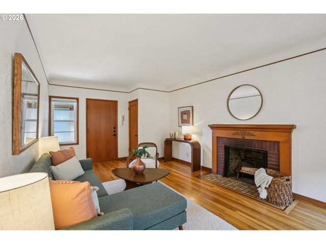 2025 Se CARUTHERS St 17, Portland, OR 97214