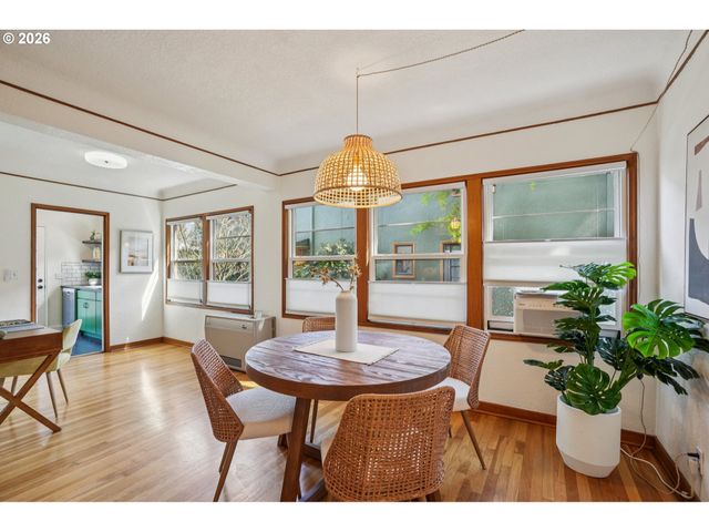 2025 Se CARUTHERS St 17, Portland, OR 97214