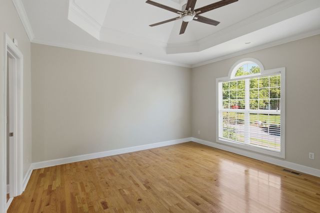 1046 Island Brook Dr, Hendersonville, TN 37075