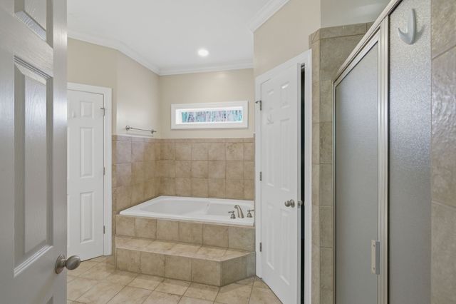 1046 Island Brook Dr, Hendersonville, TN 37075