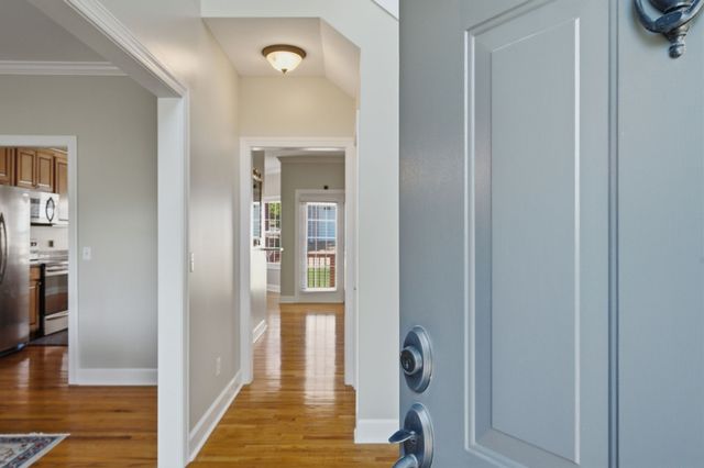 1046 Island Brook Dr, Hendersonville, TN 37075
