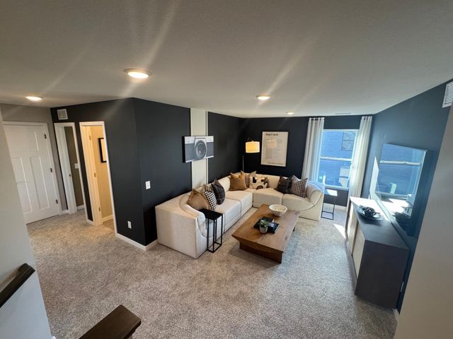 12594 Erskin Street NE, Blaine, MN 55449