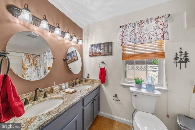 10408 BEAR CREEK DR, Hagerstown, MD 21740