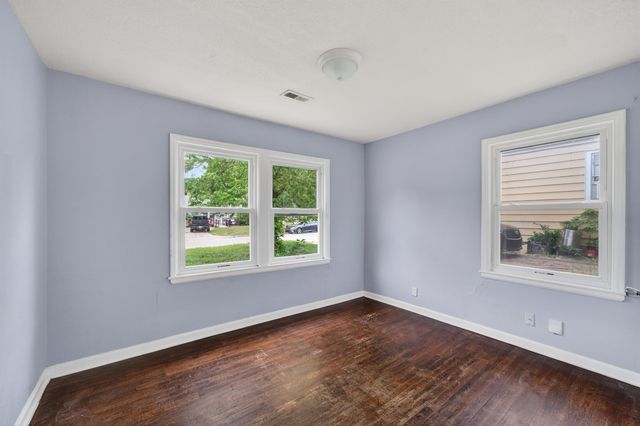 1521 N Volutsia, Wichita, KS 67214