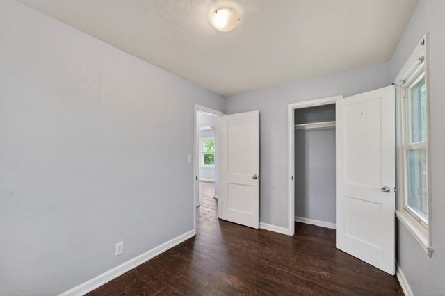 1521 N Volutsia, Wichita, KS 67214