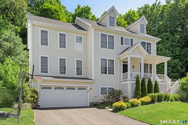 9 Washington Circle 9, Southbury, CT 06488