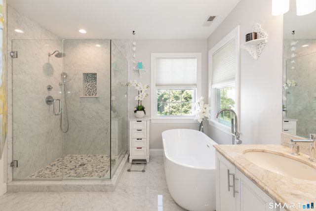 9 Washington Circle 9, Southbury, CT 06488