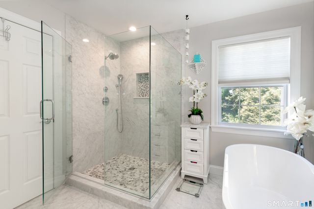 9 Washington Circle 9, Southbury, CT 06488