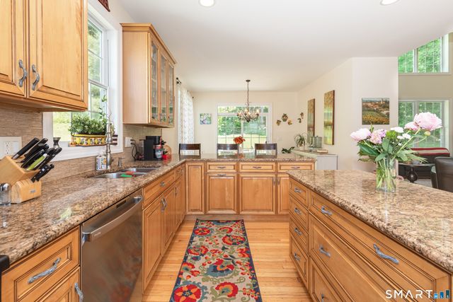 9 Washington Circle 9, Southbury, CT 06488