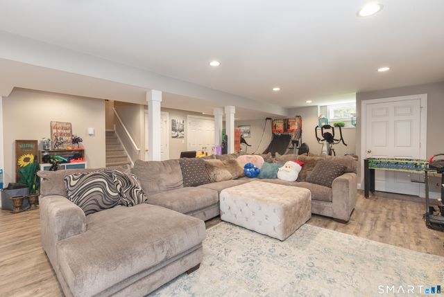 9 Washington Circle 9, Southbury, CT 06488