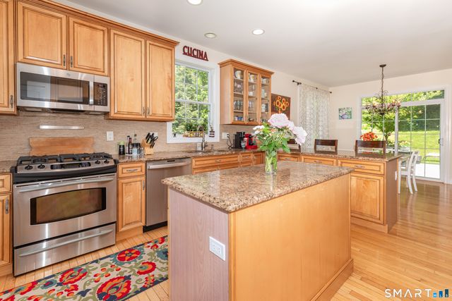 9 Washington Circle 9, Southbury, CT 06488