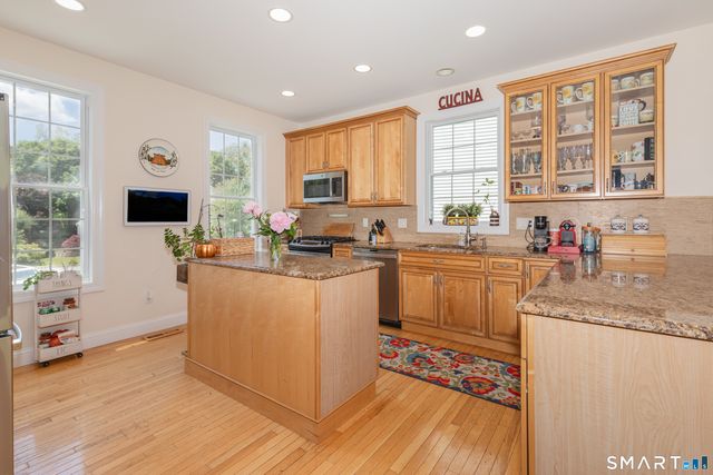9 Washington Circle 9, Southbury, CT 06488