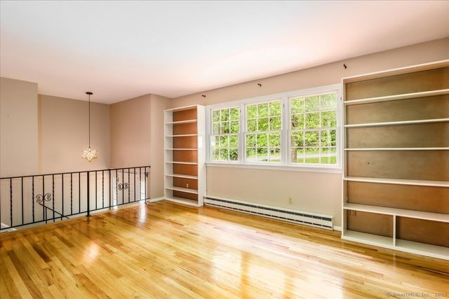 31 Buckingham Road, New Milford, CT 06776