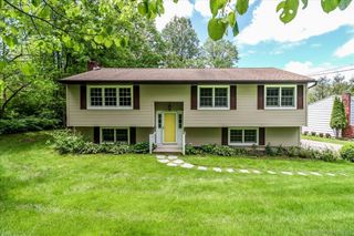 31 Buckingham Road, New Milford, CT 06776