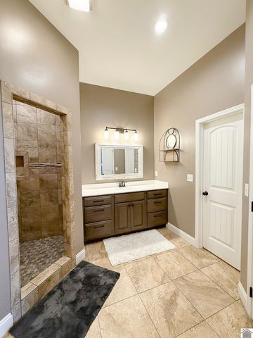 1490 Falcons Ridge Blvd, Paducah, KY 42001