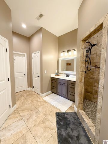 1490 Falcons Ridge Blvd, Paducah, KY 42001