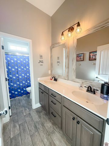 1490 Falcons Ridge Blvd, Paducah, KY 42001