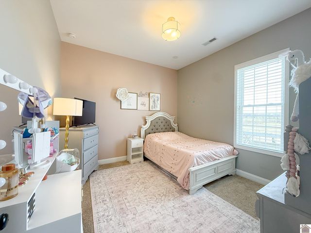 1490 Falcons Ridge Blvd, Paducah, KY 42001