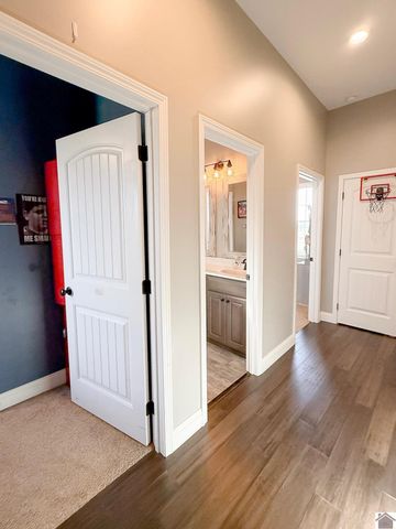 1490 Falcons Ridge Blvd, Paducah, KY 42001