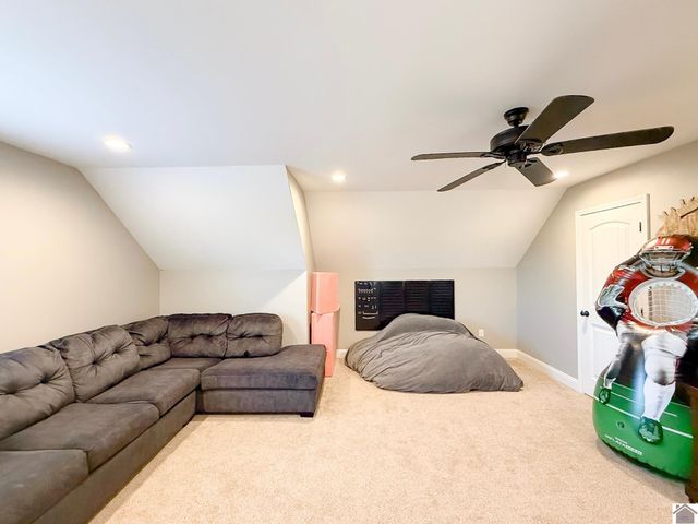 1490 Falcons Ridge Blvd, Paducah, KY 42001