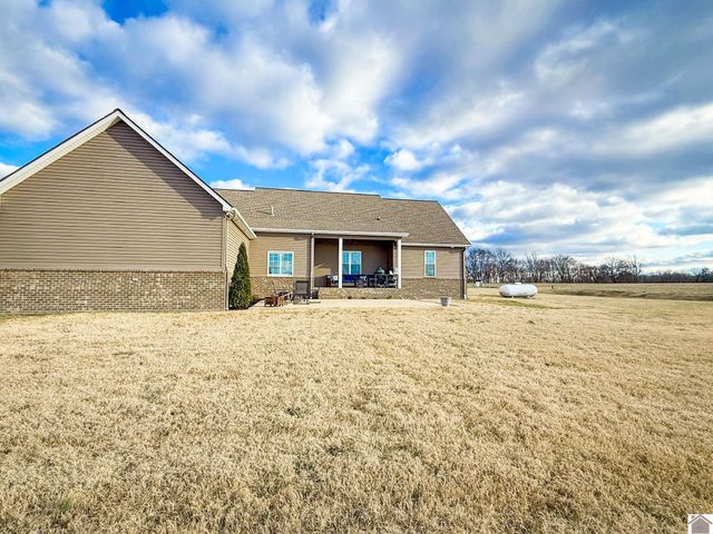 1490 Falcons Ridge Blvd, Paducah, KY 42001