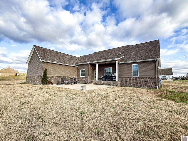 1490 Falcons Ridge Blvd, Paducah, KY 42001