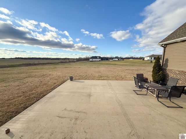 1490 Falcons Ridge Blvd, Paducah, KY 42001