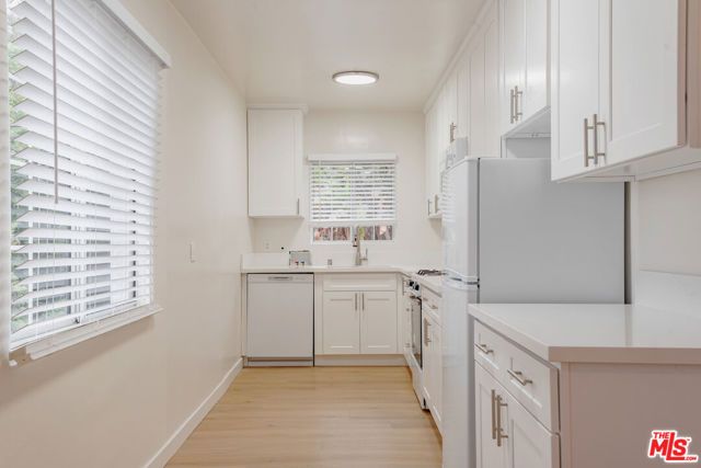 2401 N Beachwood Drive 9, Los Angeles, CA 90068