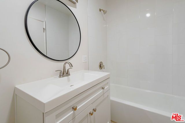 2401 N Beachwood Drive 9, Los Angeles, CA 90068