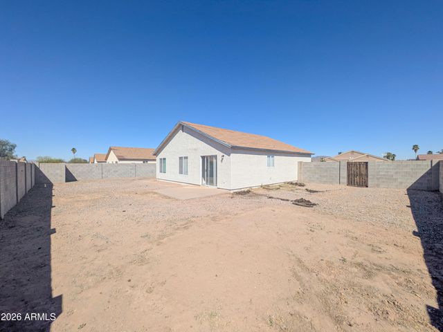 11703 W MADERO Drive, Arizona City, AZ 85123